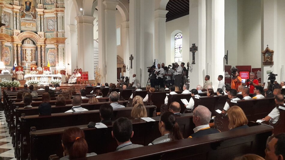 ‘No ir a votar es un pecado de omisión’: arzobispo Ulloa