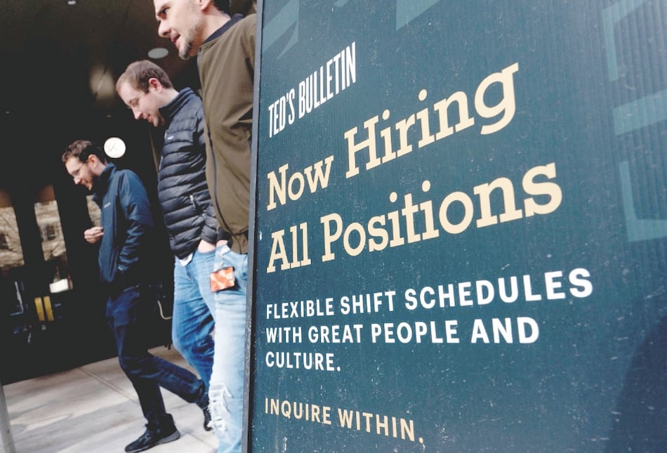 Sigue búsqueda desesperada de empleados en EU