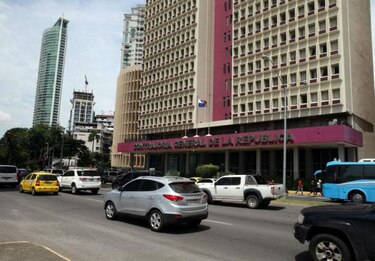 Pulseo político por el contralor general de la República