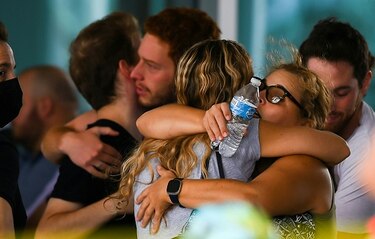 Miami: familiares expresan frustración por lenta operación de búsqueda en edificio colapsado