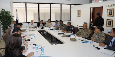 Realizan reunión para coordinar el voto adelantado para elecciones de 2019