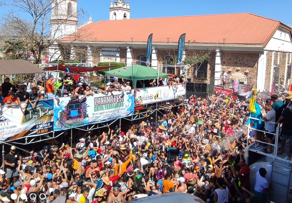 Unas 25 mil personas ingresaron este domingo de carnaval al parque de Chitré