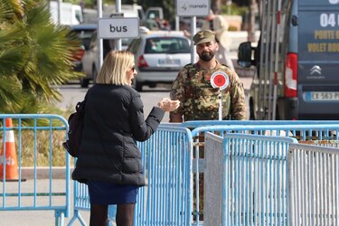 Italia, blindada entre la confusión y el pánico
