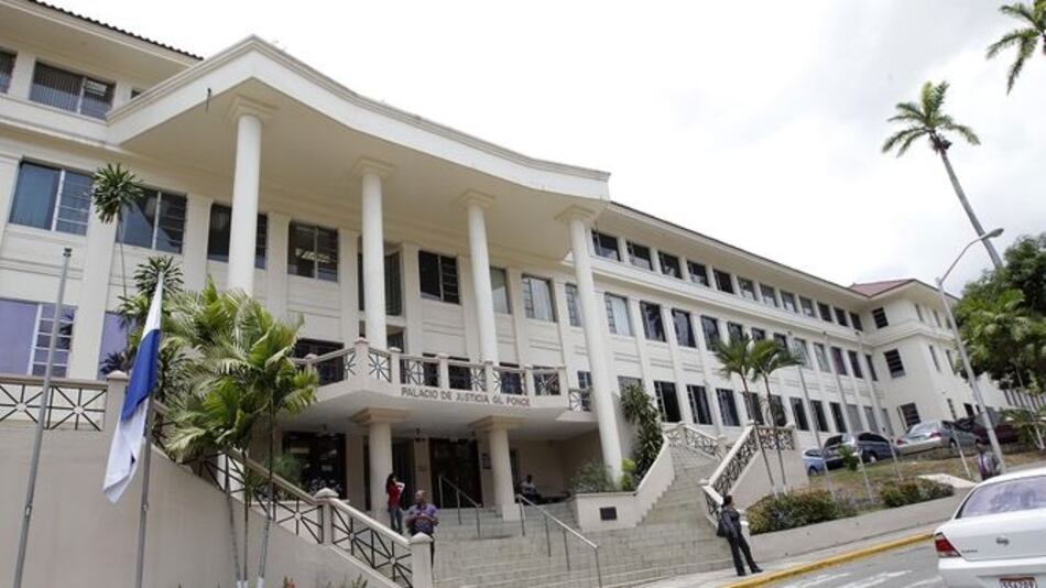 CSJ no decide sobre la admisión de denuncia contra 34 diputados