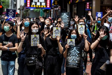 Miles de manifestantes en Hong Kong contra proyecto de ley chino sobre seguridad