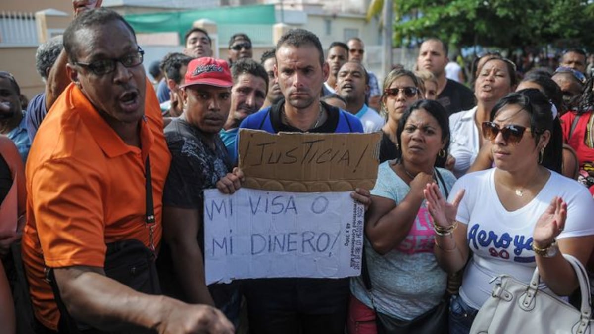 Ecuador dará visa a cubanos que compraron boletos aéreos en noviembre