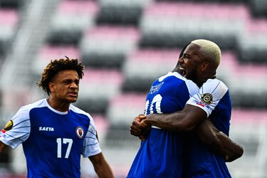 Cinco futbolistas de Haití dan positivo por Covid-19 antes del debut en Copa Oro