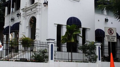 Auditorías revelan sobrecostos por $318 millones en cinco obras públicas