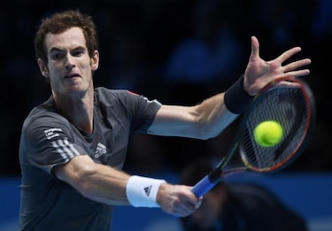 Murray vence a Raonic y retrasa la clasificación de Roger Federer