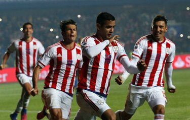 Paraguay supera a Brasil en los penaltis y pasa a las semifinales