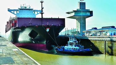 Neopanamax Valparaíso Express atrae servicio de línea