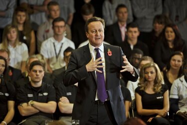 Cameron declara que el Reino Unido debe estar 'orgulloso' de sus espías
