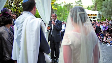 Parejas recurren a bodas ilegales