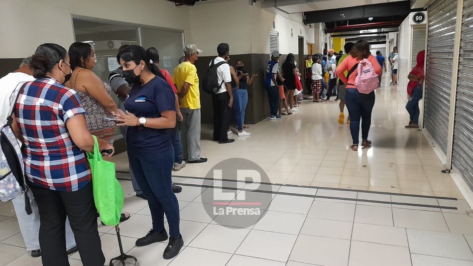 Reabren las agrotiendas en Calidonia y Santa Librada en medio de quejas por su horario