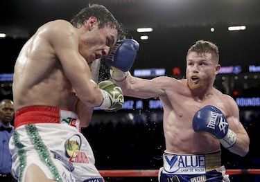 Canelo Álvarez fue muy superior
