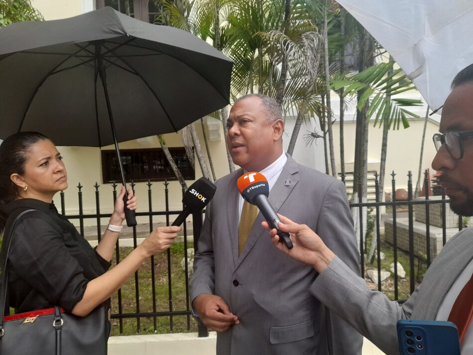 Denuncian al titular del Mici por el retraso en las acciones para el cierre de la mina en Donoso