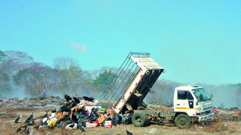 Área protegida más antigua del país alberga un vertedero