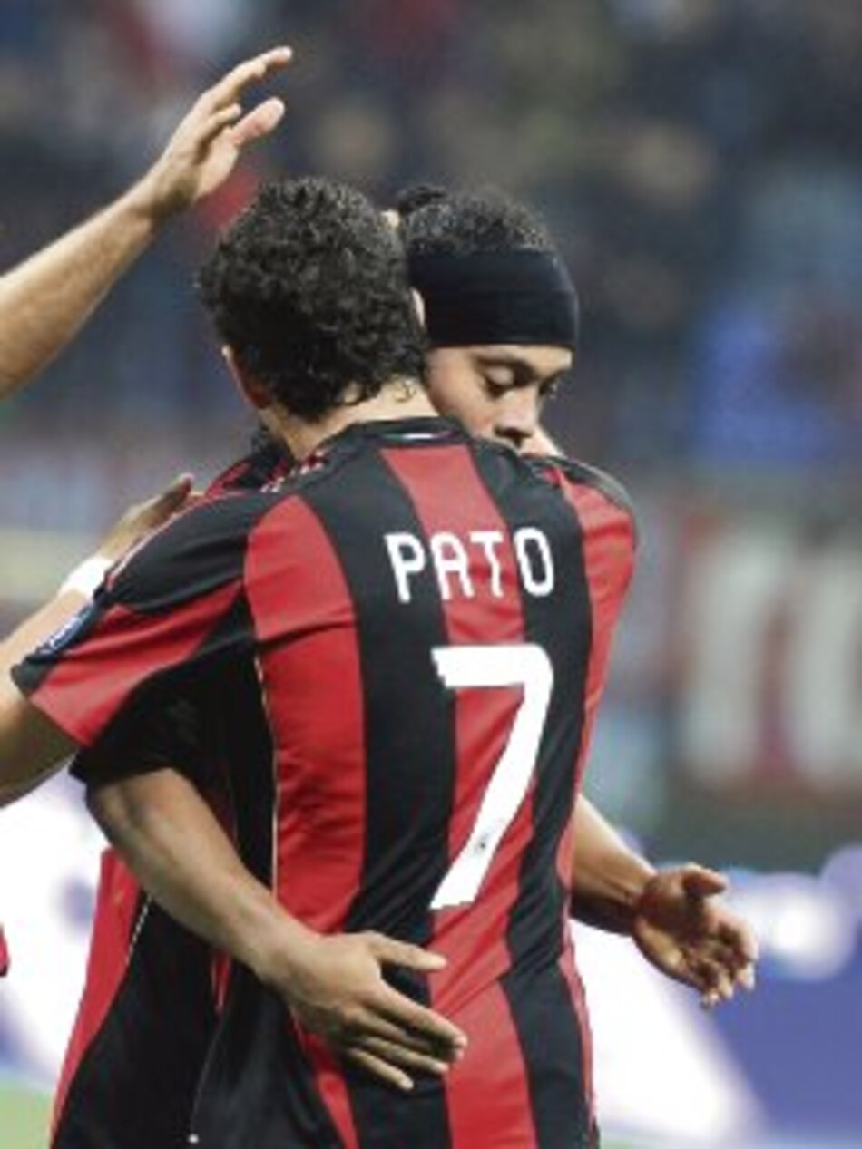 Milan gana a ritmo de samba por 3-1 al Chievo