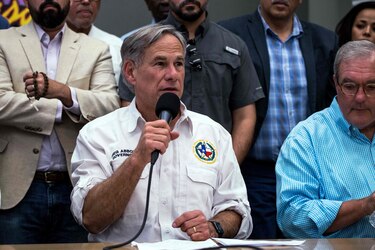 Texas levanta restricciones impuestas por la pandemia tras baja en hospitalizaciones
