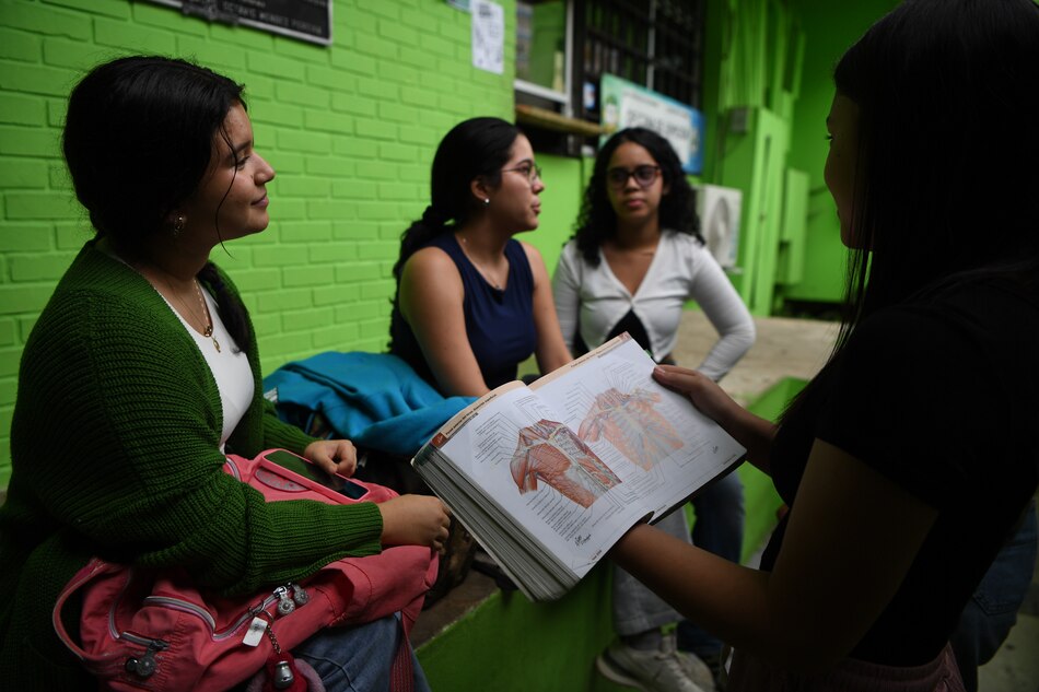 Consejo de Certificación Médica alerta al Minsa sobre los bajos resultados de las universidades privadas en el examen