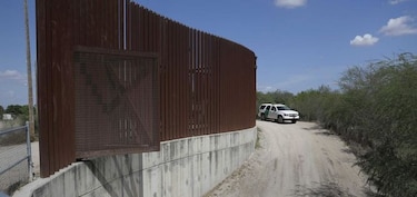 Estados Unidos entrega contratos para más prototipos de muro