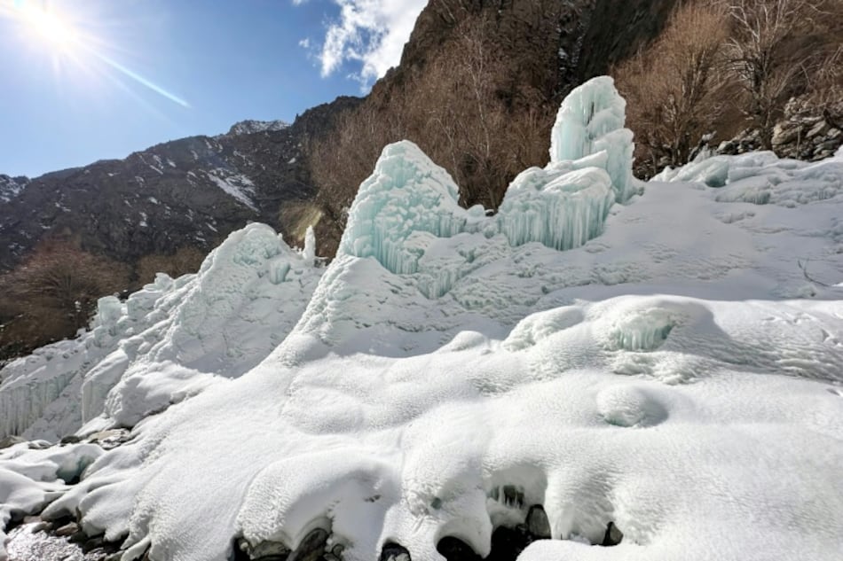 Pakistán crea glaciares artificiales para abastecer de agua los valles del norte