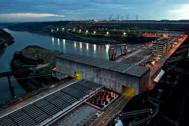 Eletrobras registra oferta que dará paso a privatización