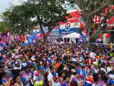 PRD en caída libre: adherentes siguen renunciando al partido