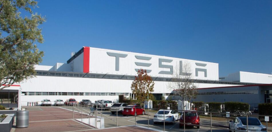 Tesla al rescate de Fiat Chrysler para evitar multas por contaminación