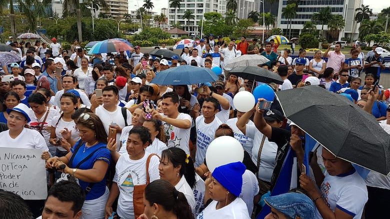 Nicaragüenses en Panamá: 'Ortega, deja de oprimir al pueblo'