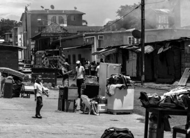 Autoridades analizan alternativas para afectados por incendio en El Chorrillo