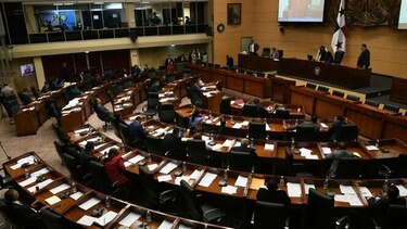 Gremios expresan preocupación por insultos contra periodistas en el pleno de la Asamblea