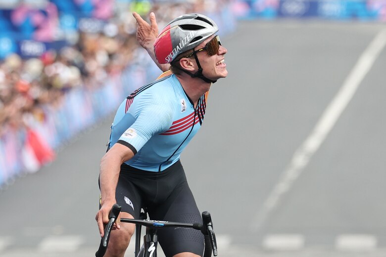 Franklin Archibold batalló entre los grandes y terminó la prueba de ruta en el ciclismo en los Juegos Olímpicos París 2024