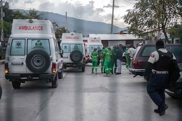 Las bandas armadas vuelven a sembrar el terror en Haití; dos periodistas mueren tras ataque a un hospital