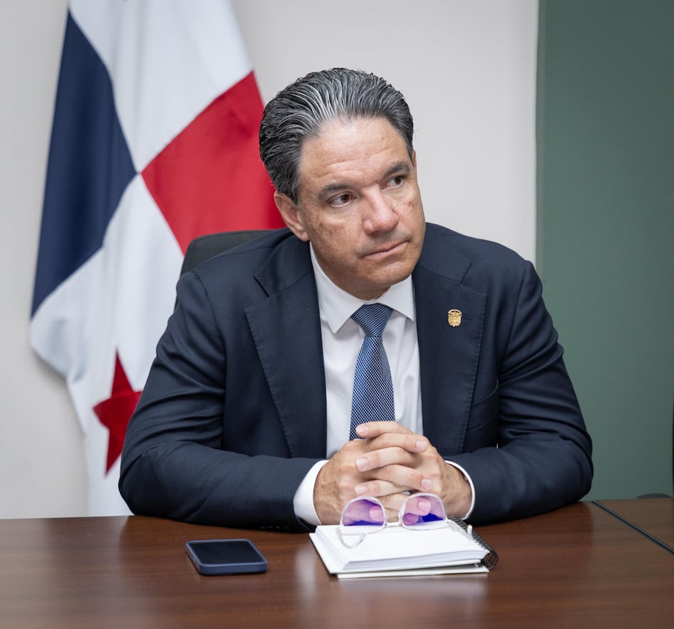 Por un simple papel se paralizan obras de millones: el diagnóstico de la burocracia