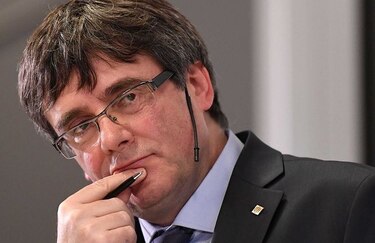 Tribunal Constitucional de España suspende la investidura de Carles Puigdemont