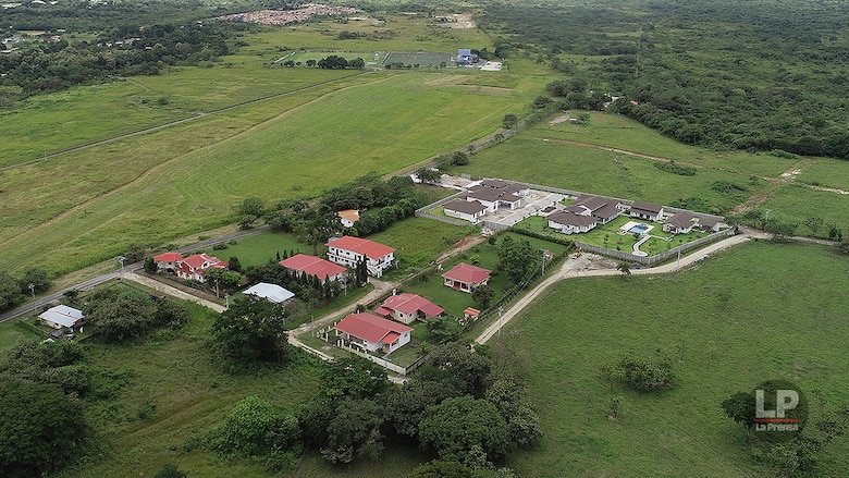 Los Carrizo-Spiegel y el sueño de la mansión propia