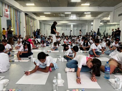 Niños pintaron el Panamá de sus sueños en un taller con la artista Olga Sinclair