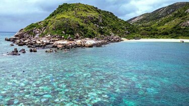La familia de la mujer que murió tras ser abandonada por un crucero en una isla remota denuncia la ‘falta de cuidado’ de la empresa responsable del viaje