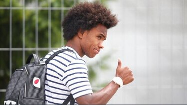 El brasileño Willian anuncia que se queda en el Chelsea