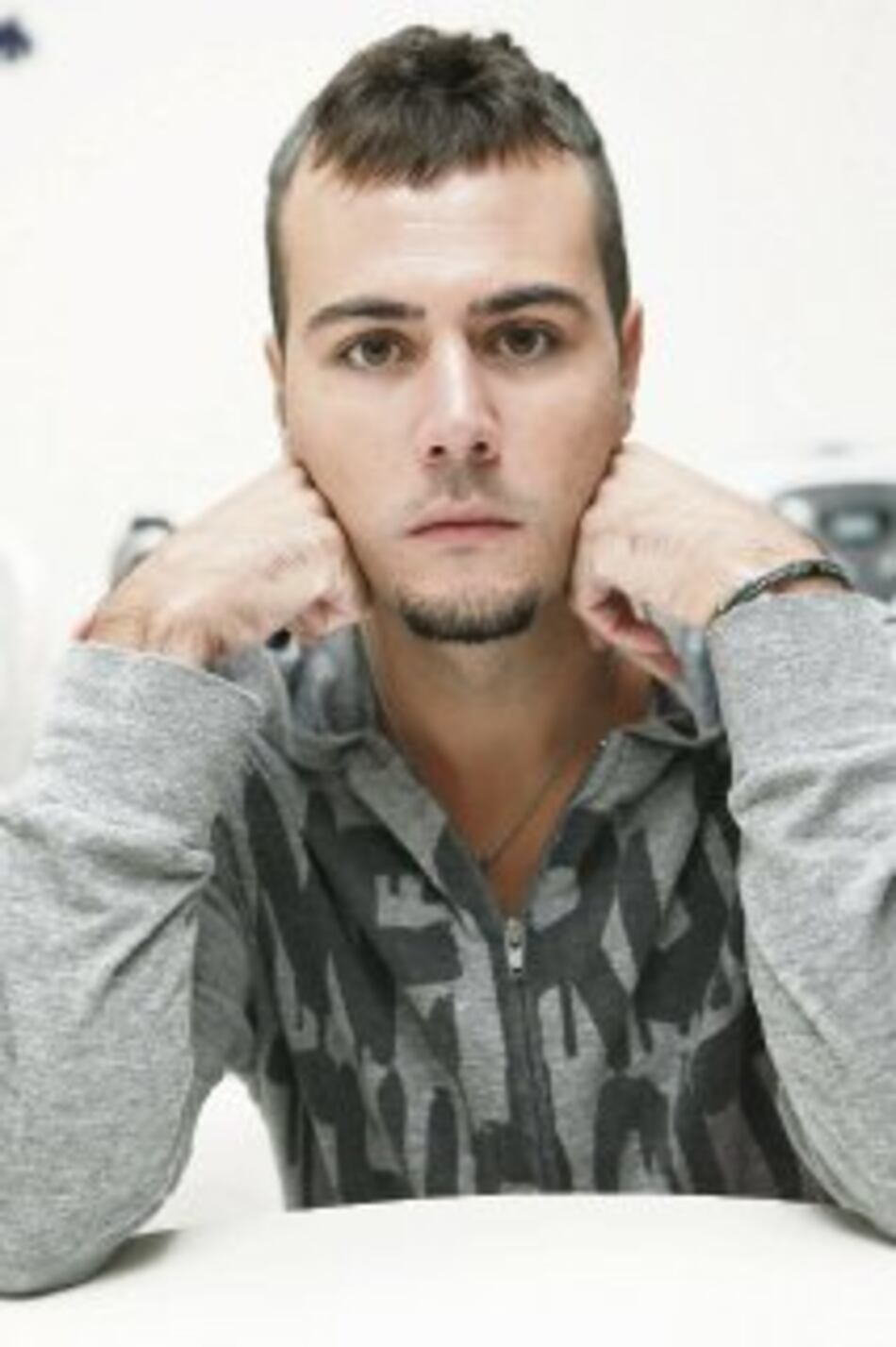 Paco Bezerra gana premio