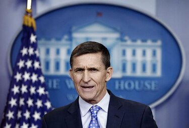 Michael Flynn entrega documentos en pesquisa sobre nexos Trump-Rusia