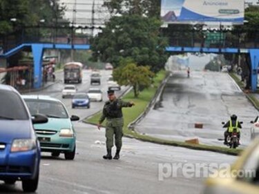 Jubilados culminan protesta en la Vía Transístmica
