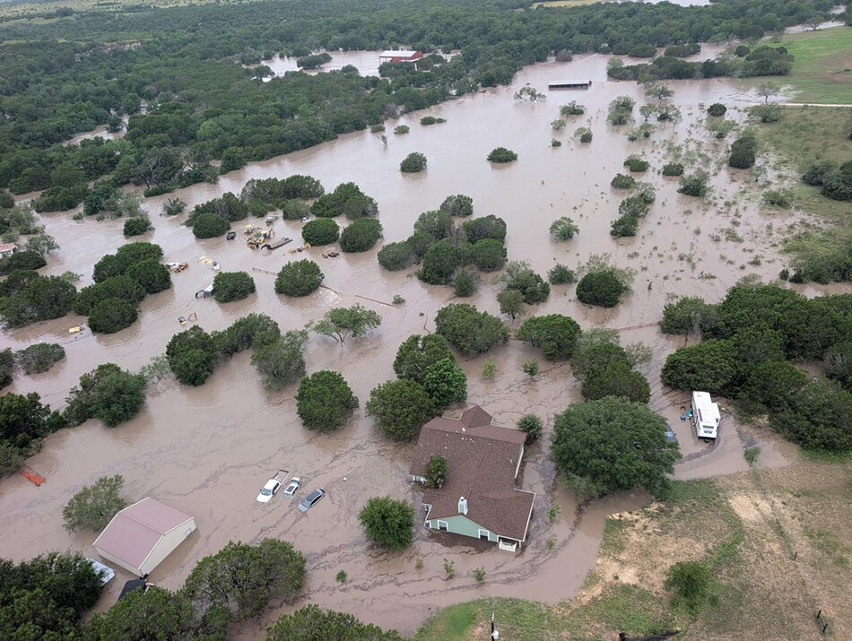 Inundaciones en Texas: ascienden a 52 los fallecidos, con 15 niños entre ellos