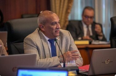 MiAmbiente repartirá bono navideño de $300 a sus funcionarios