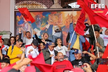 Presidenta hondureña pide a Policía ‘cerrar el paso’ a intentos de ruptura constitucional