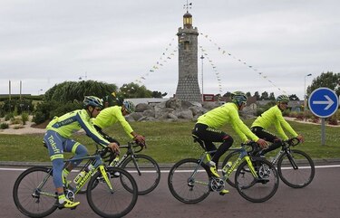 Tour de Francia arranca con un recuerdo del Día D