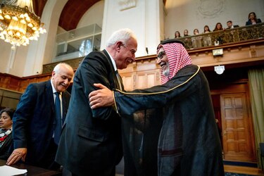 La CIJ pide a Israel evacuar colonos, desmantelar el muro y devolver tierras a palestinos