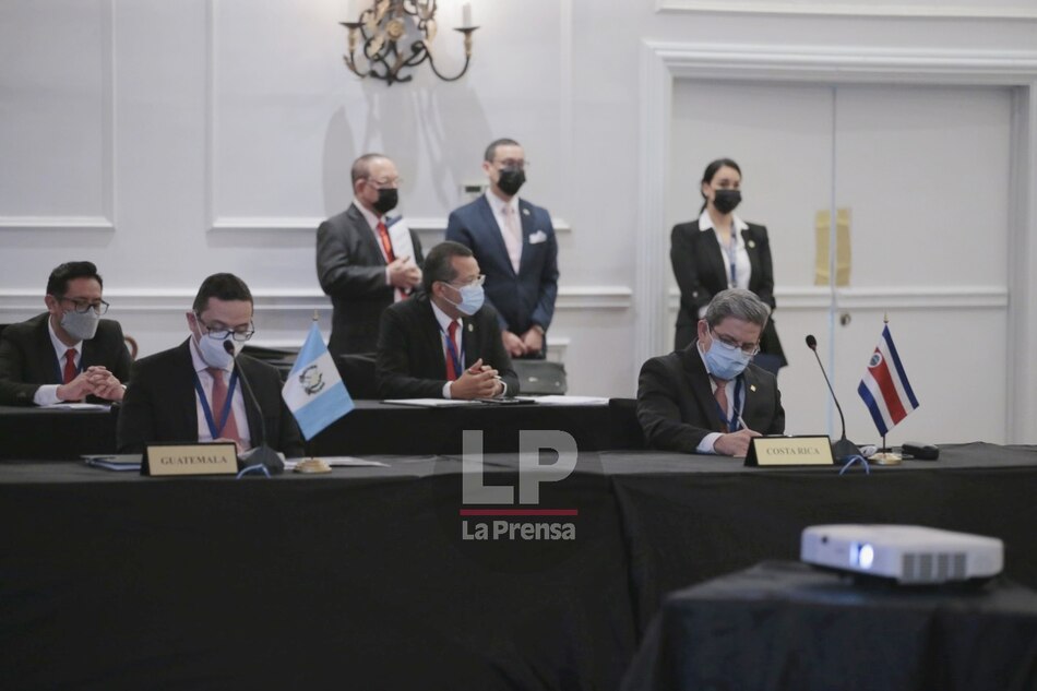 Procuradores discuten sobre el combate al crimen organizado en el contexto del flujo migratorio