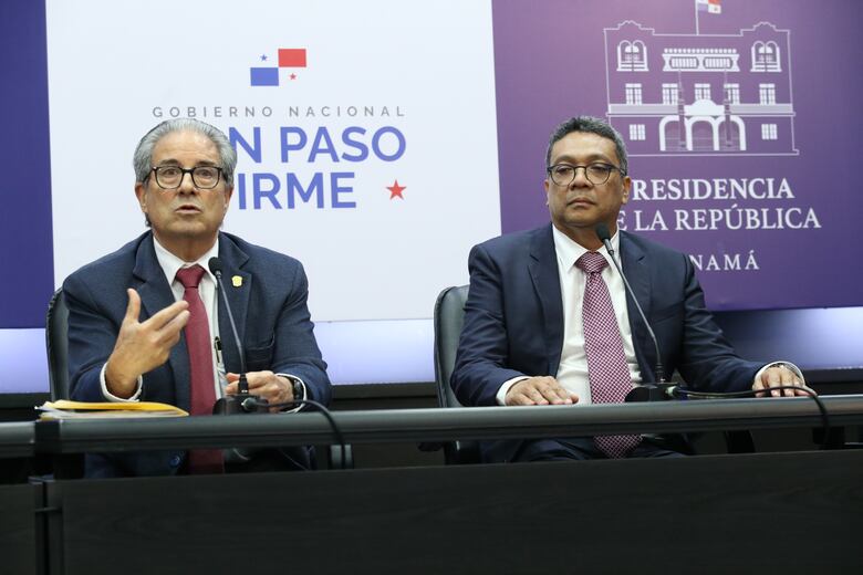 Explican la metodología de las mesas de la CSS y reciben las primeras propuestas